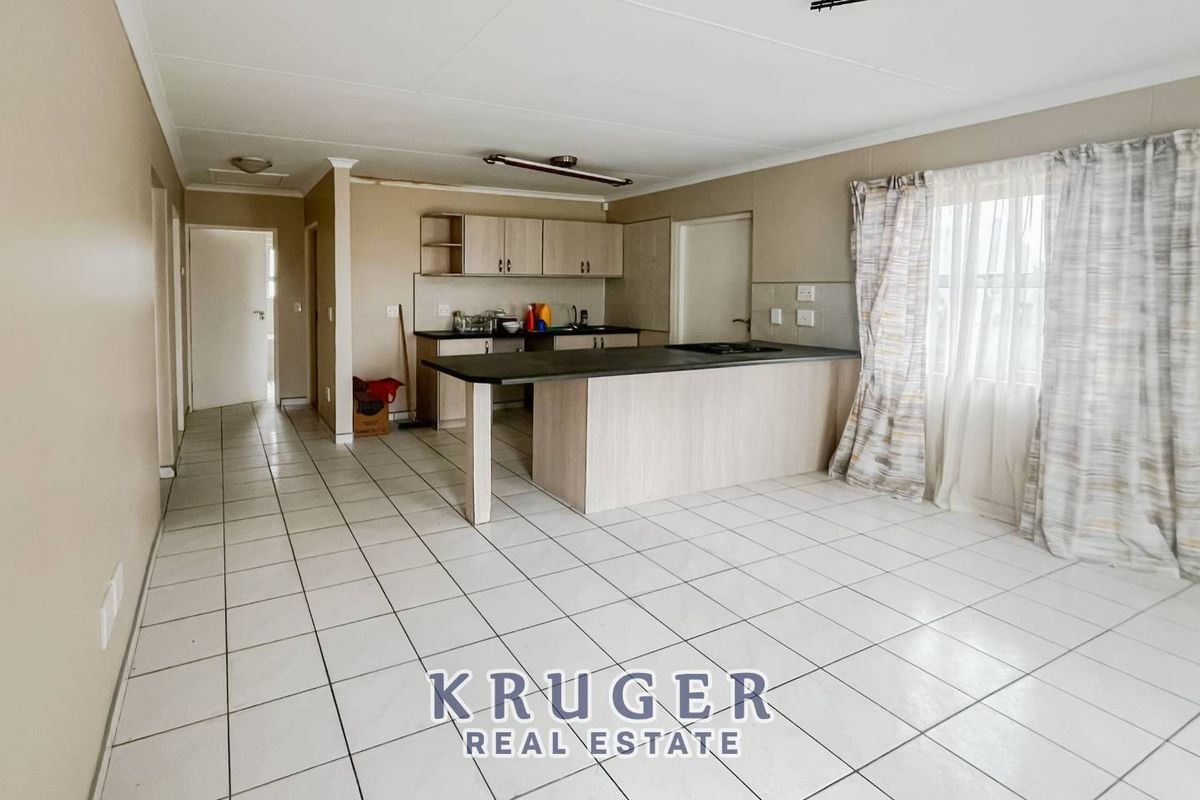 Secure corner unit townhouse for sale - Photo 2