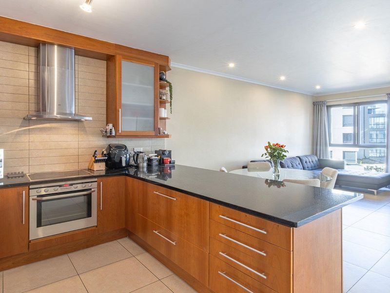 New Listing: Luxury Apartment in Prime Location! - Photo 2