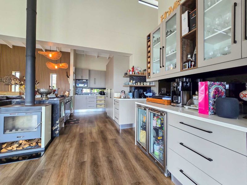 Upmarket family home for sale in Stilbaai Duine Estate. - Photo 10