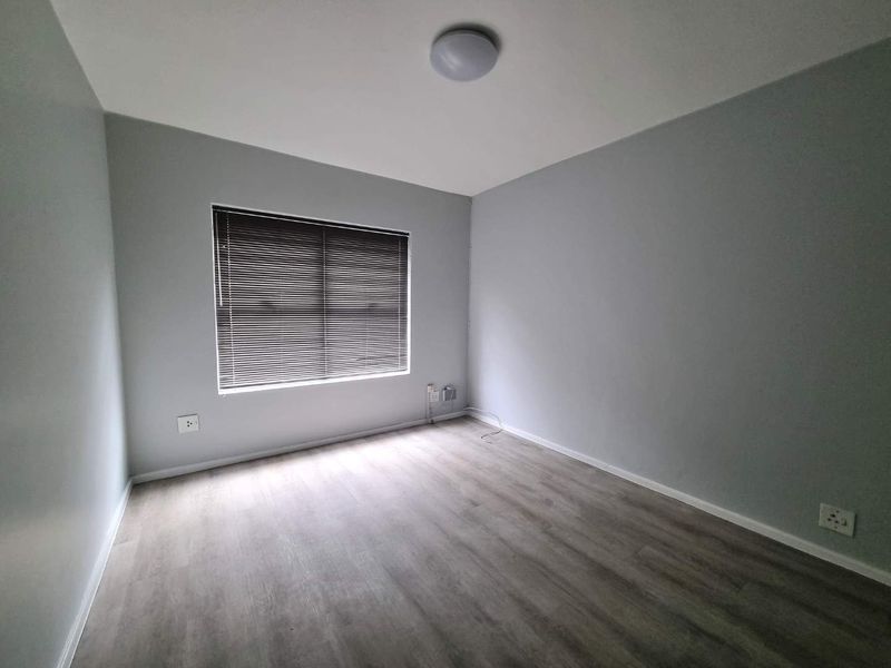 Ground floor Apartment to Let - Photo 5