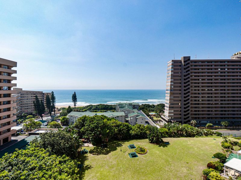 Spacious apartment with sea views - Photo 2