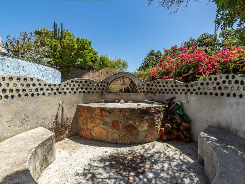 Charming Family Home with Spacious Design and Farmhouse Charm - Photo 5