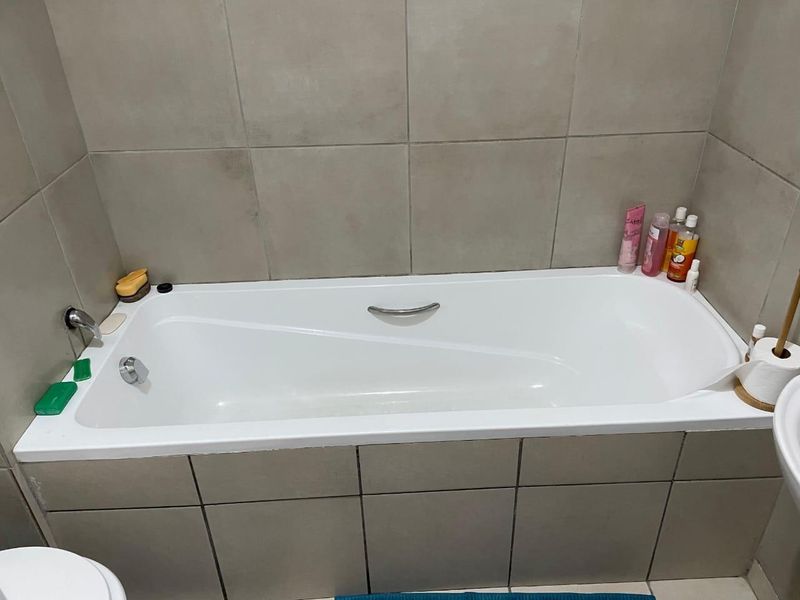 Apartment close to amenities - Photo 5