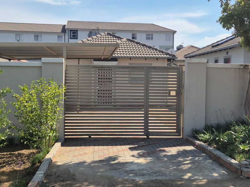 Riverside View - R 875 000 Neat Family Home - Photo 2