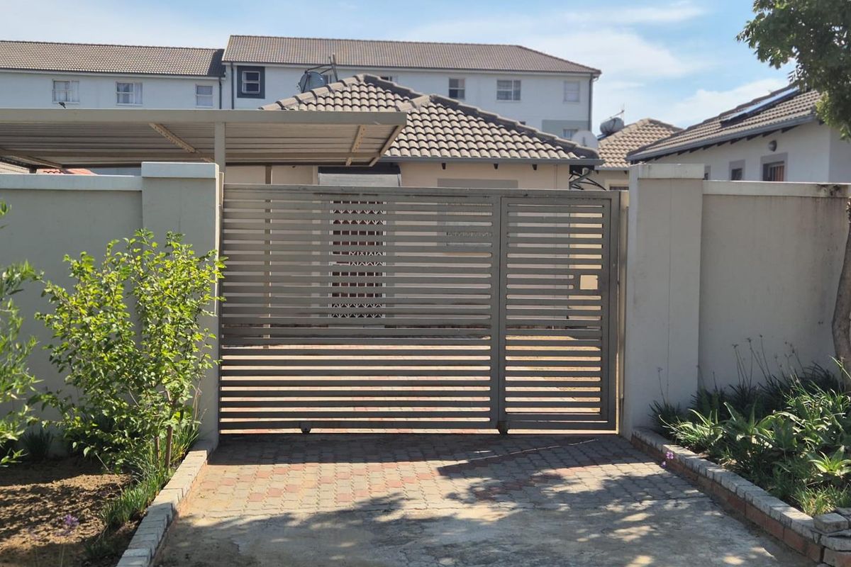 Riverside View - R 875 000 Neat Family Home - Photo 2