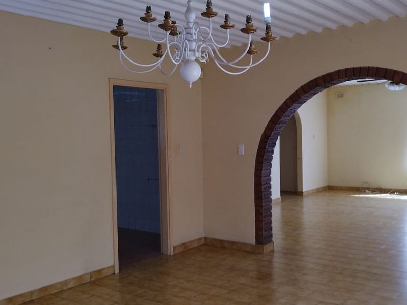 Lovely 4 Bedroom Double storey House for rent - Photo 5