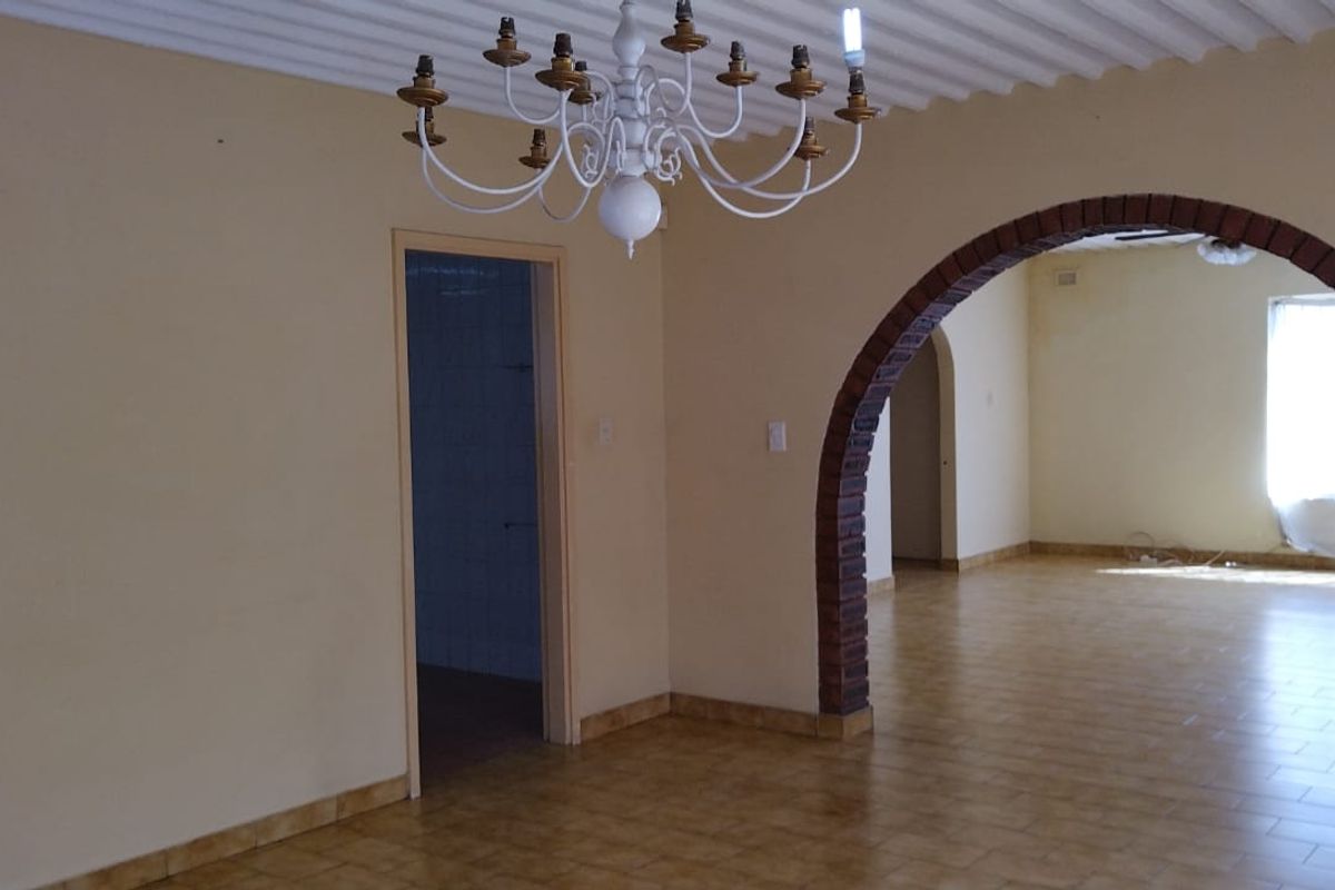 Lovely 4 Bedroom Double storey House for rent - Photo 5