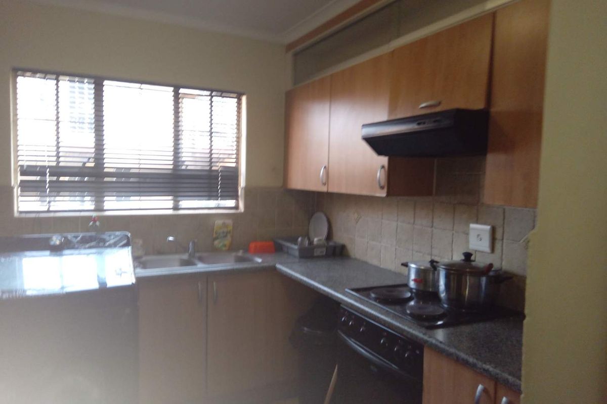 Urgent Sale! Apartment for Sale in Castleview Germiston - Photo 2