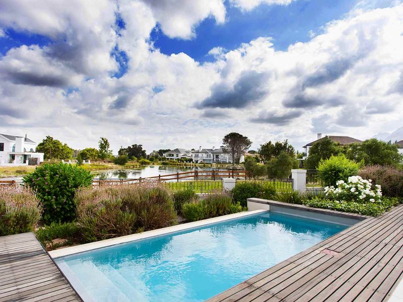 Exceptionally located four-bedroom furnished home for rent on Val de Vie Estate - Photo 10