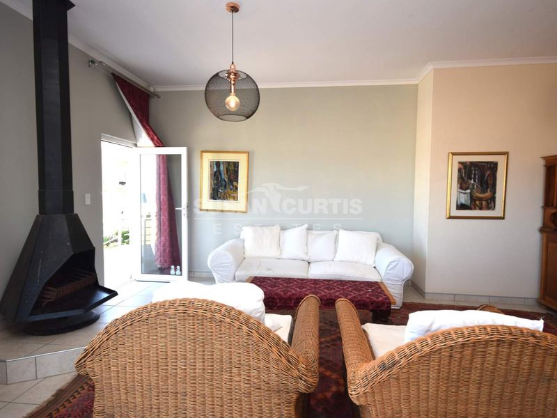 STUNNING 3 BEDROOM TOWNHOUSE IN VOGELSTRAND IS FOR SALE - Photo 3