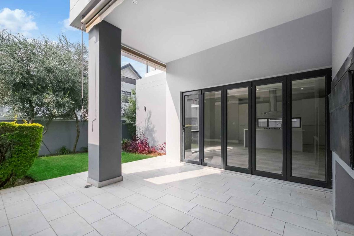 IMMACULATE 4 BEDROOM 3 BATHROOM CLUSTER HOME FOR SALE IN FOURWAYS - Photo 3