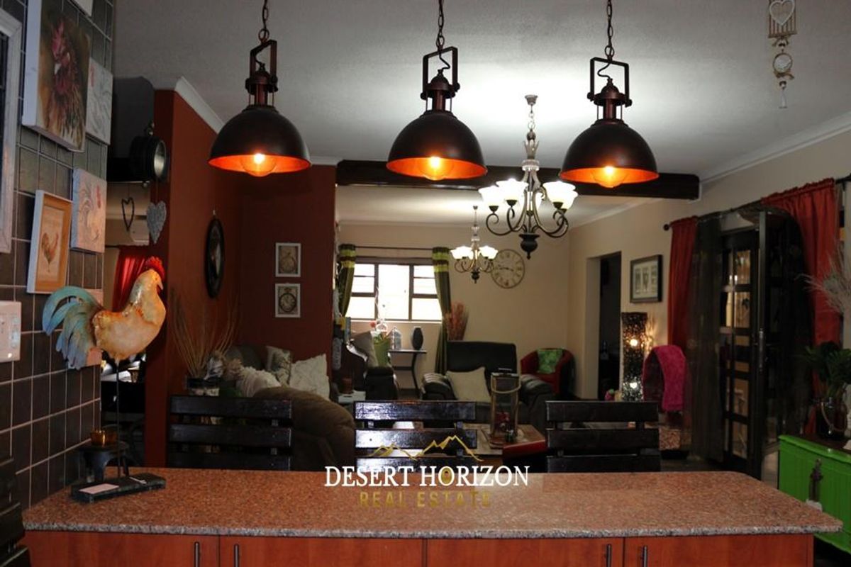 Walvis Bay ,Erongo | Beautiful spacious home with a flat - Photo 2