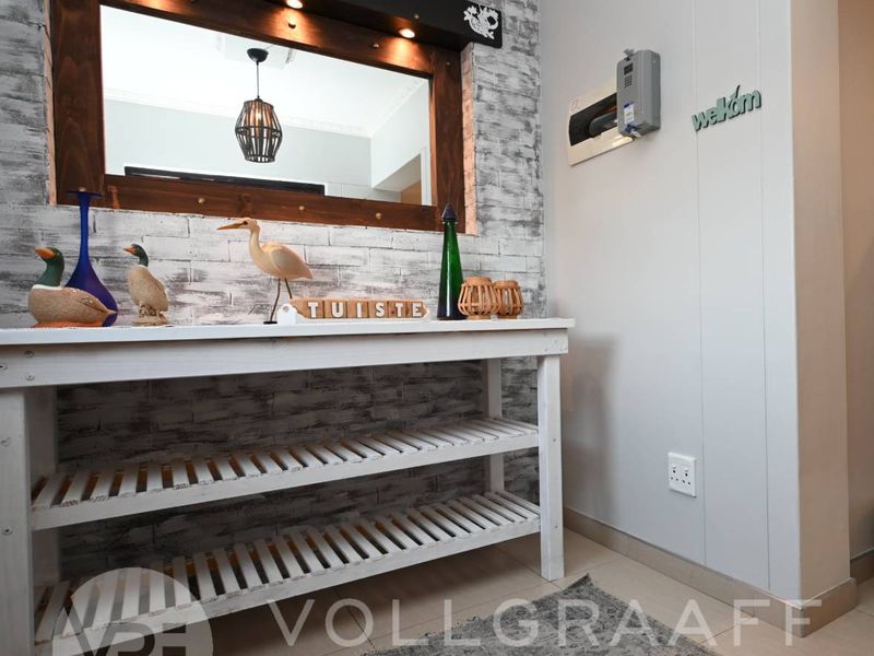 Impeccable Corner Property with Flatlet. - Photo 4