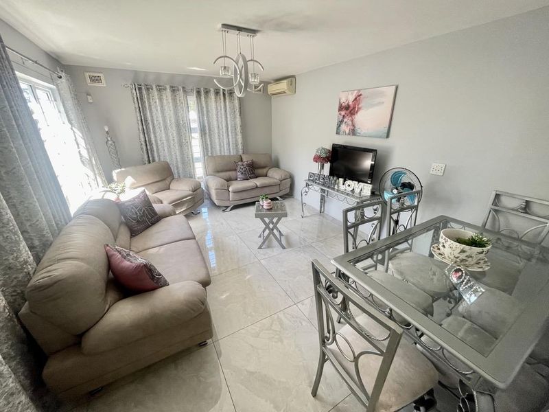 Hendra - Charming 1 Bedroom Flatlet in Prime La Lucia Location - Photo 4