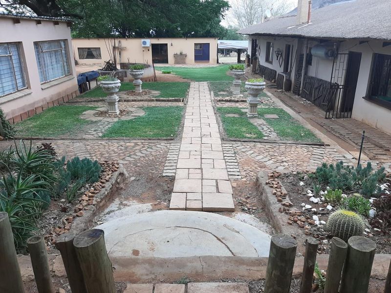 PLOT WITH TWO HOUSES AND FLAT FOR SALE-GROENKLOOF MOOINOOI - Photo 2