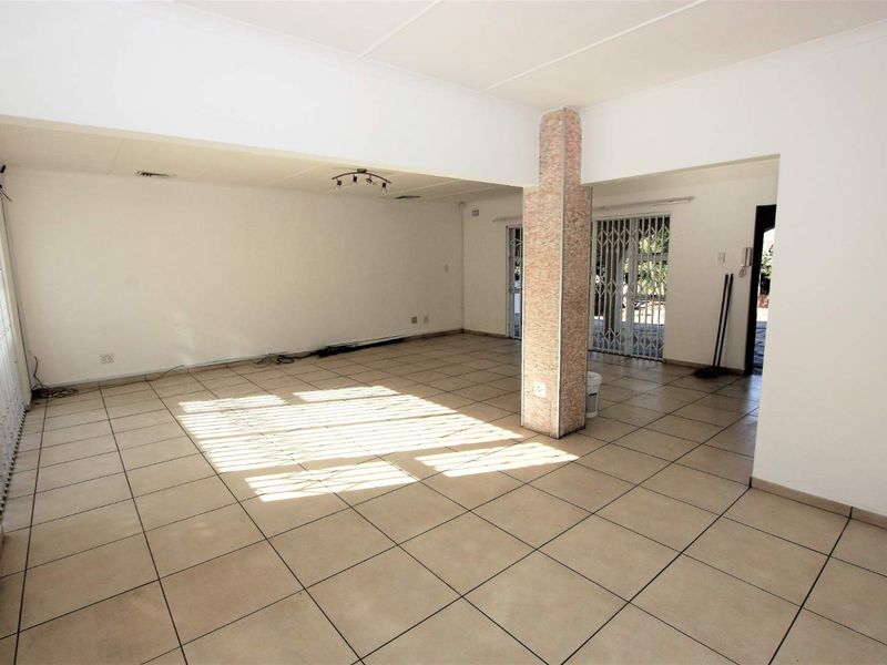 Hendra Estates - Large Family Home With Flatlet For Rent In Prime Umhlanga - Photo 4