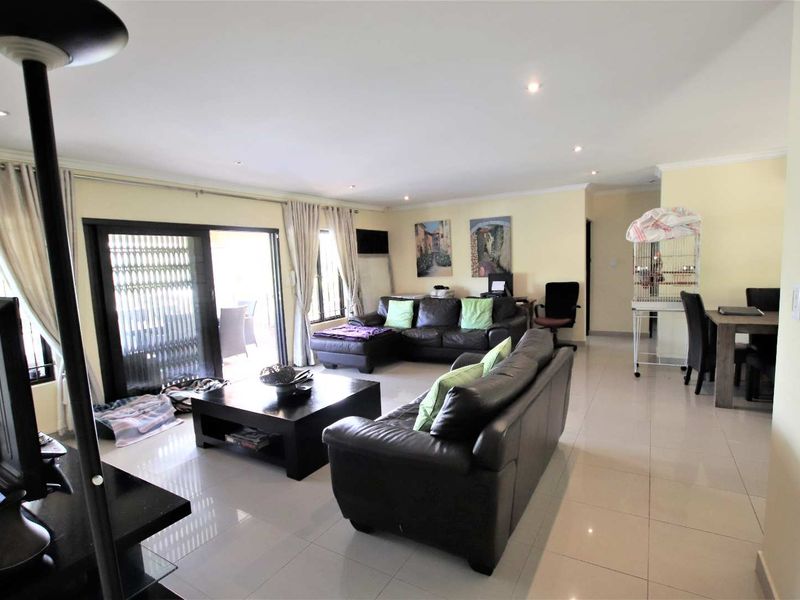 Hendra Estates - Pet Friendly 3 Bedroom Townhouse for Sale!! - Photo 6
