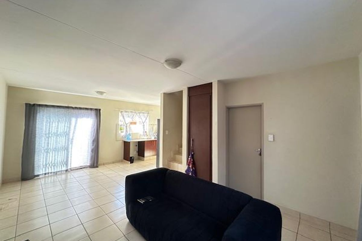 Spacious 3-Bedroom Duplex Townhouse in Annlin - Photo 5