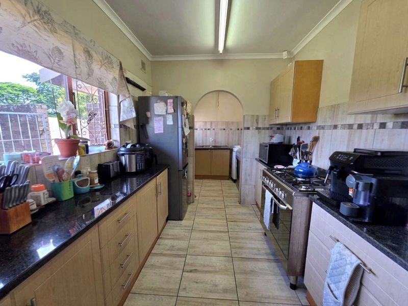 5 Bedroom Family Home FOR SALE in Northdene! - Photo 10