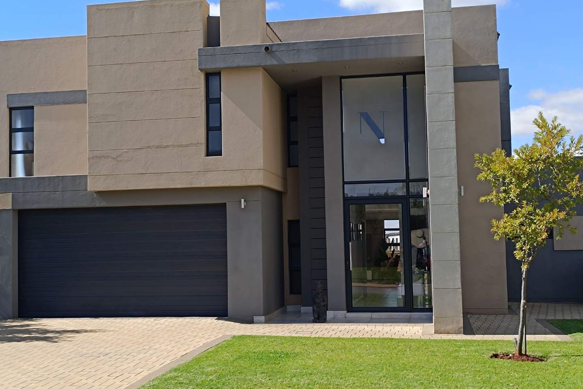MIDSTREAM RIDGE - 4 BEDROOM HOUSE - Photo 3