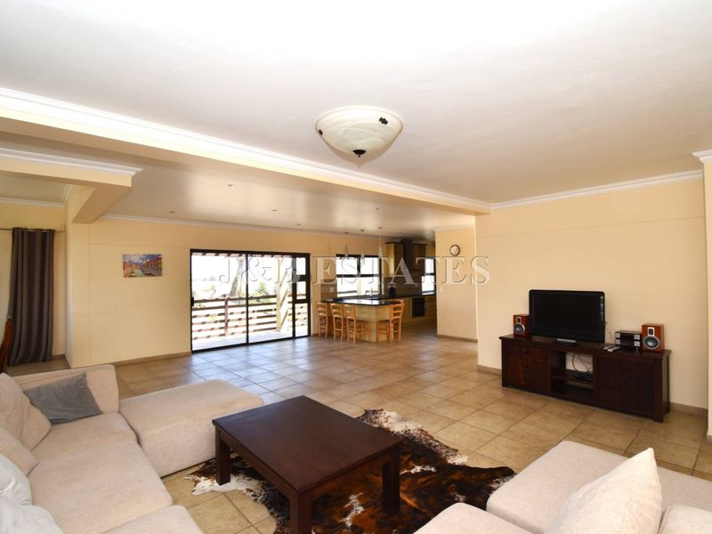 Exclusive Investment Opportunity! 4-Storey Business Building In Prime Area - Photo 5