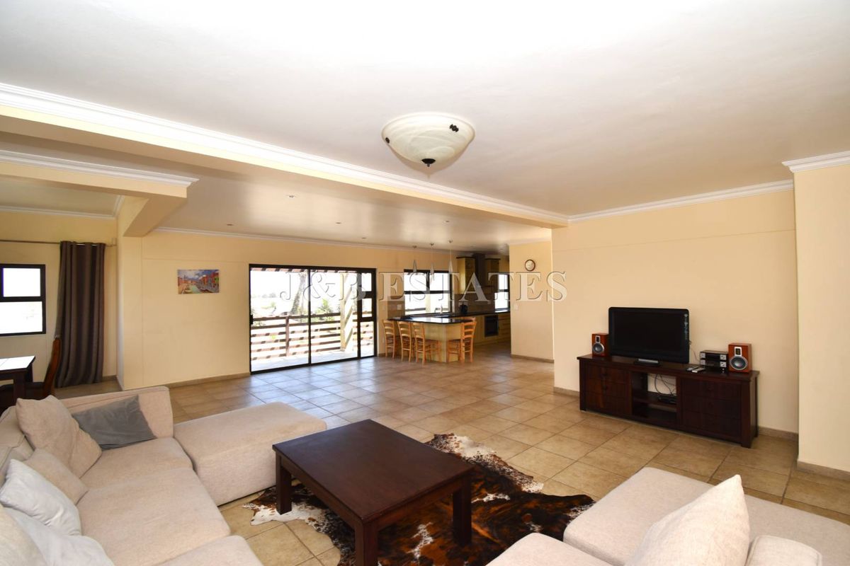 Exclusive Investment Opportunity! 4-Storey Business Building In Prime Area - Photo 5