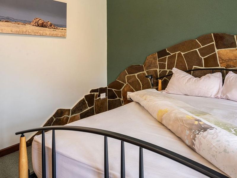 Classic Family Home with Flatlet for Sale in Kramersdorf - Photo 6