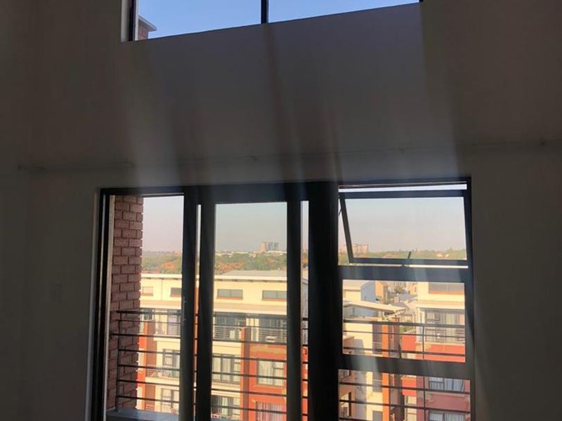 Stunning one bedroom penthouse unit in Strelitzia - Photo 10