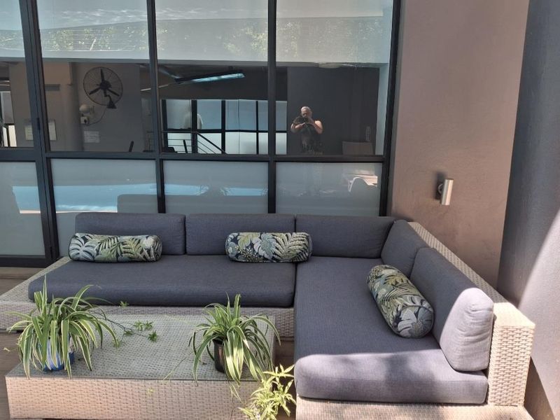 A MAGNIFICENT THREE BEDROOM FURNISHED APARTMENT - Photo 9