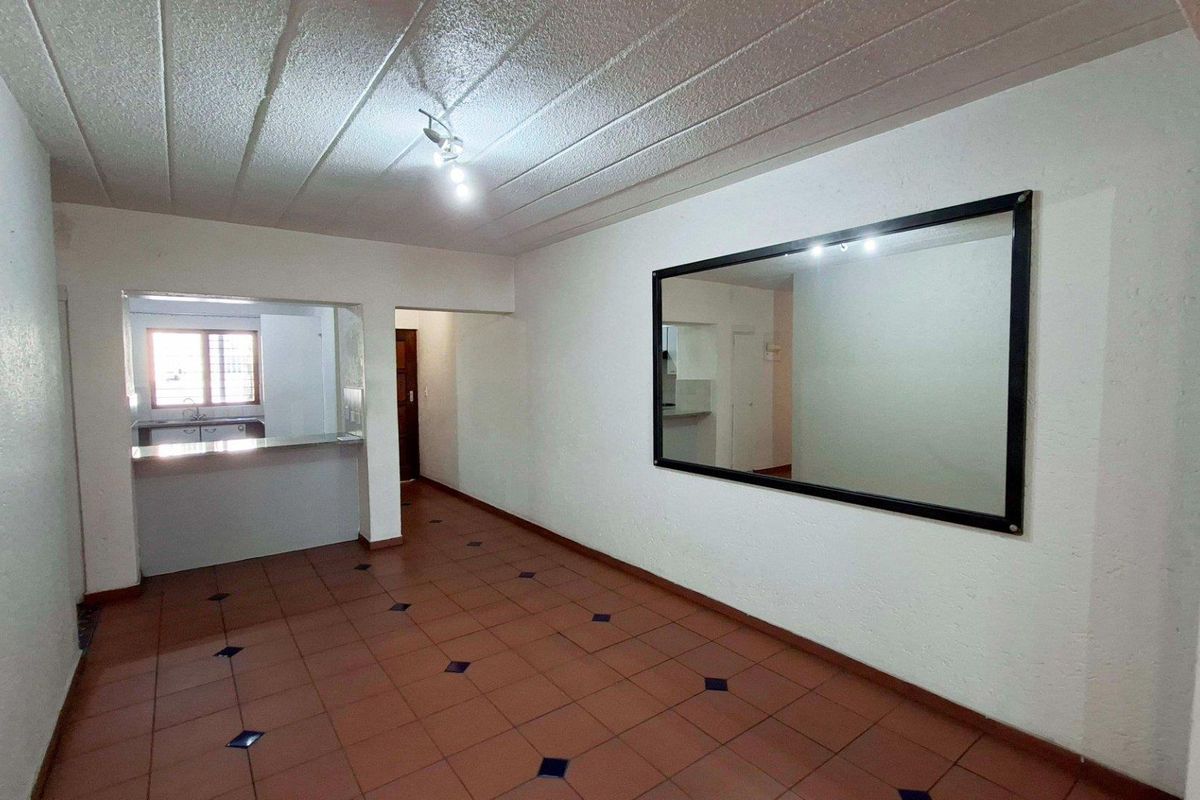 Spacious 3 bedroom, 2 bathroom, ground floor apartment available for sale in Bryanston - Photo 5