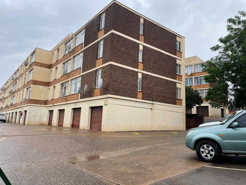 2 Bedroom apartment for sale in Pretoria West - Photo 2