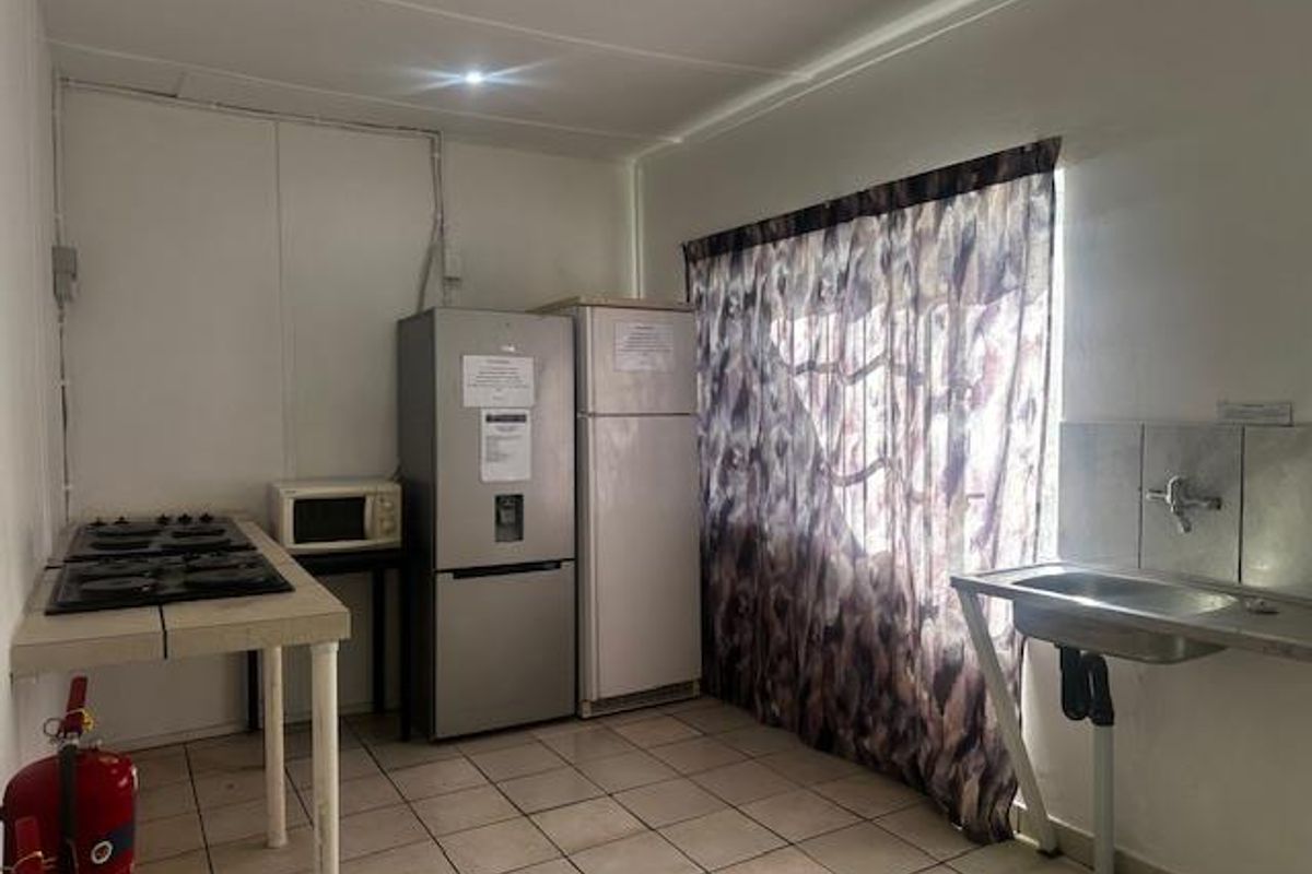 Ultimate Student Living - Photo 2