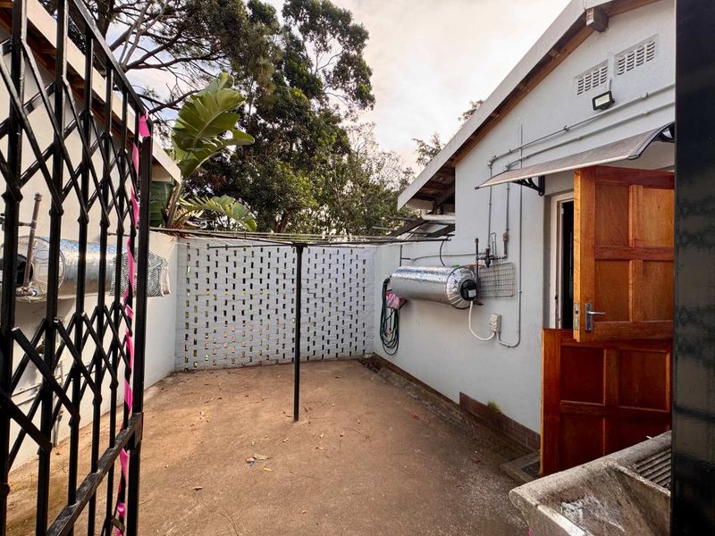 A Hidden Retreat in the Heart of Westville - Photo 5