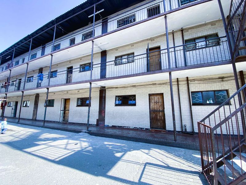 Spacious 1.5 Bedroom Apartment in Pretoria West - Photo 4