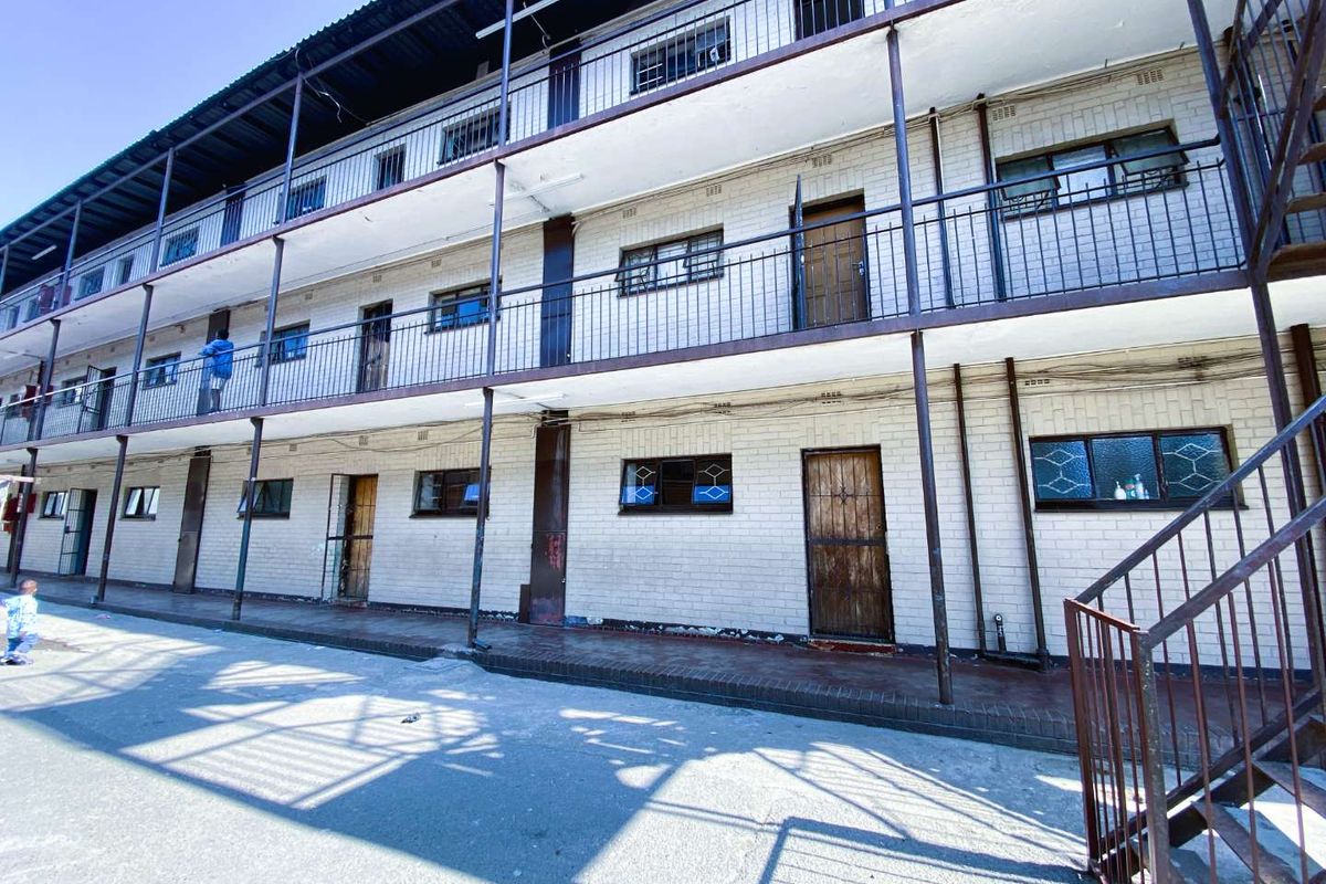 Spacious 1.5 Bedroom Apartment in Pretoria West - Photo 4