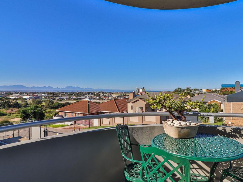 Retreat to serenity in style: Your dream apartment awaits - Photo 5