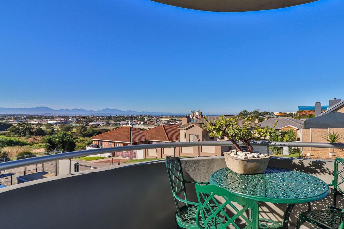 Retreat to serenity in style: Your dream apartment awaits - Photo 5