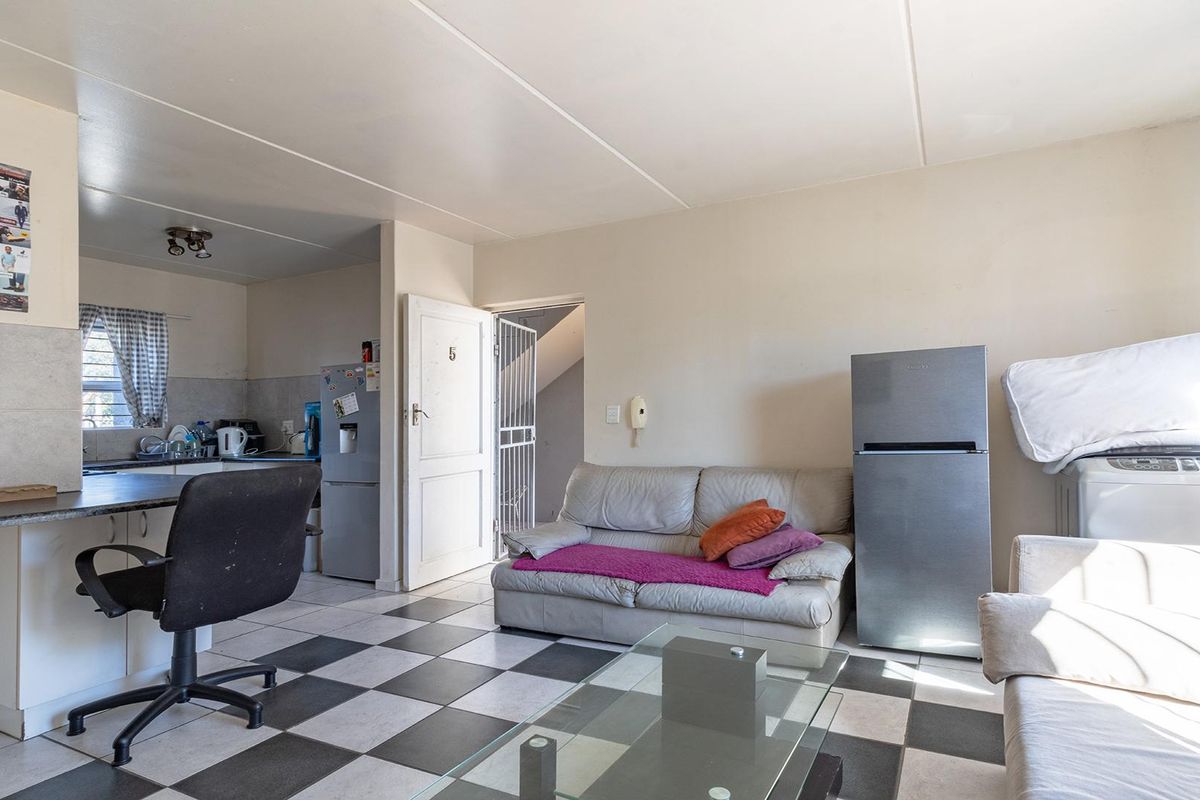 Cozy 2 Bed, 1 Bath Ground Floor Apartment – Feels Just Like Home - Photo 4