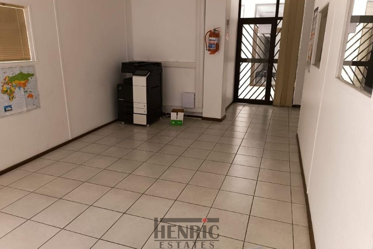 OFFICE SPACE NEAR COTTAGE HOSPITAL - Photo 5