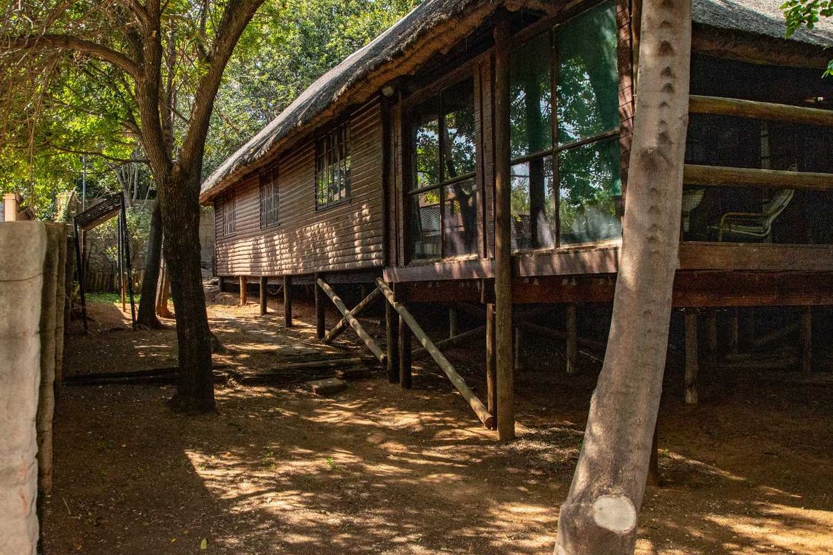 Charming Turnkey Investment – Character-Filled Thatch Roof Home - Photo 5