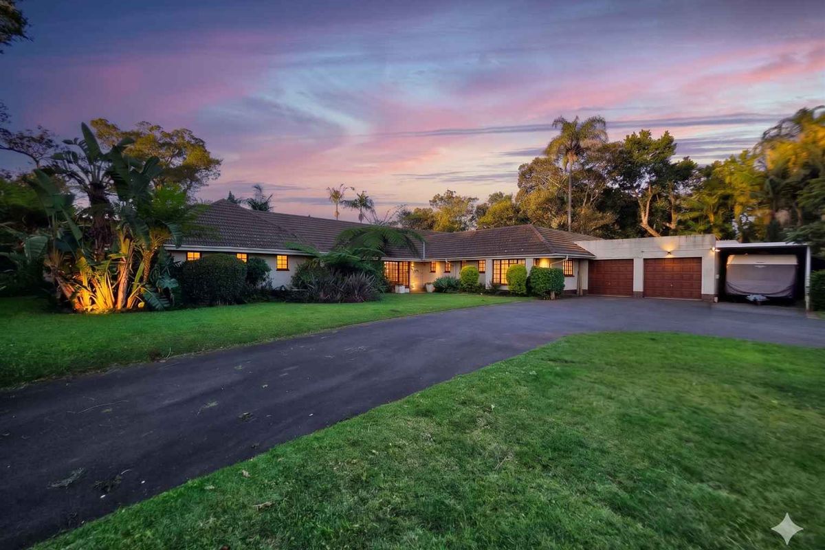 Central Hillcrest Gem with Bachelor Flat - Photo 2