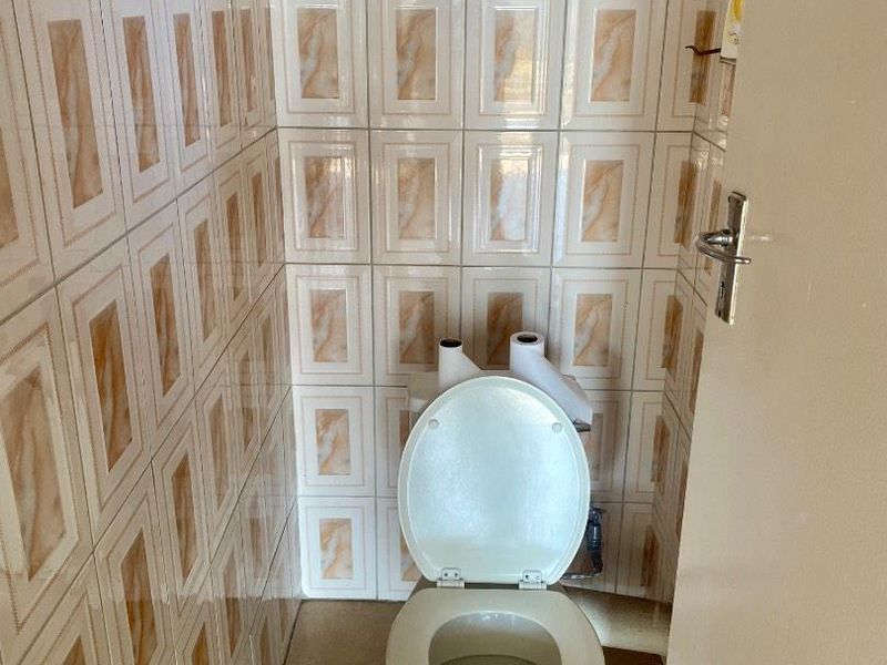 Charming Duplex: Comfort & Convenience Await! - Photo 7