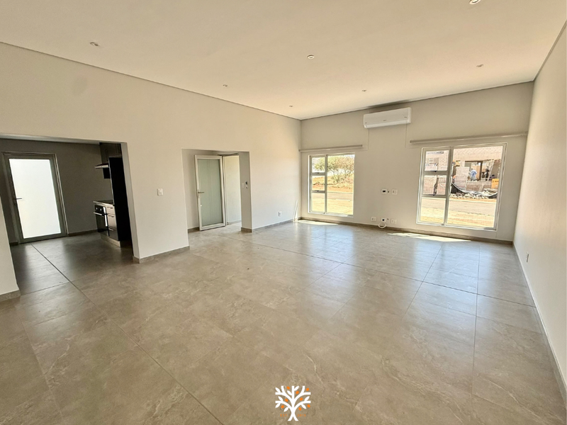 Luxury Estate Living at Finkenstein Manor | N$3.85 Million - Photo 2