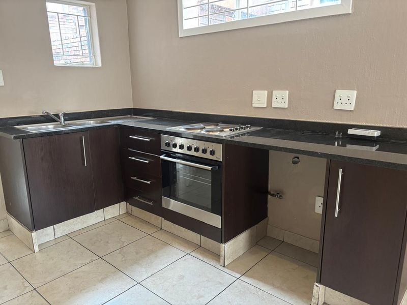 1 Bedroom Unit for Sale in Bramley Park - Photo 4