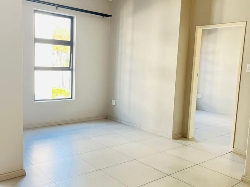 Modern 1-Bedroom Apartment for Rent at 50 on Lever – Prime Location! - Photo 7