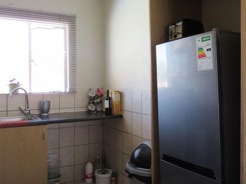 Modern 2-Bedroom Townhouse in Meredale for Sale - Photo 5