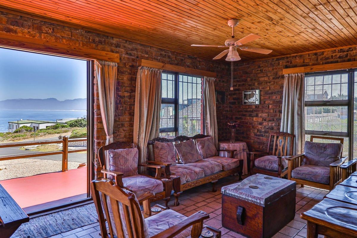 Location Perfection - Photo 4