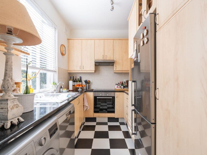 Timeless Heritage in the Heart of Sea Point - Photo 3