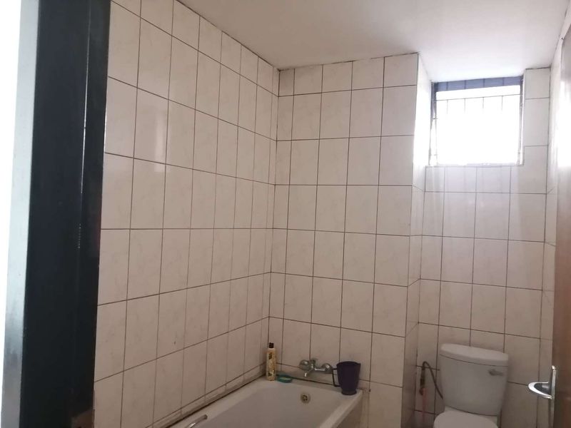 Prime Location in the Heart of Sunnyside! - Photo 9