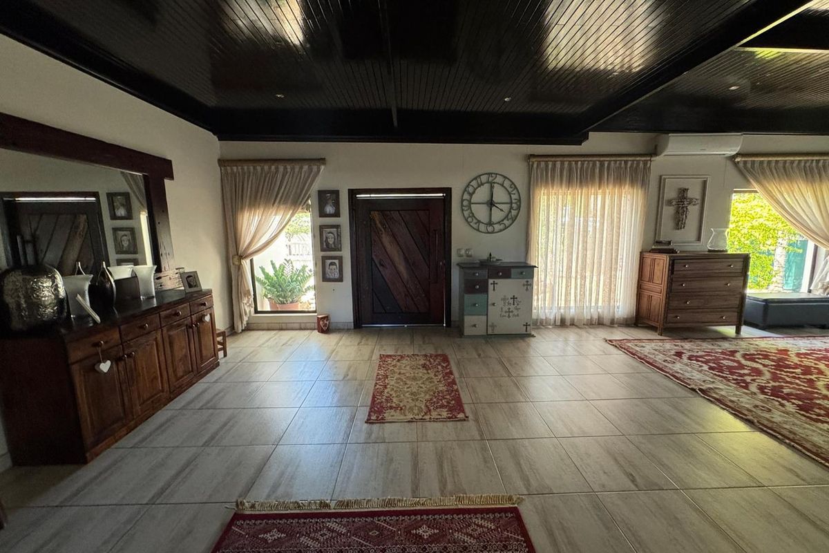 OUTJO BEAUTIFUL FAMILY HOUSE FOR SALE - Photo 3
